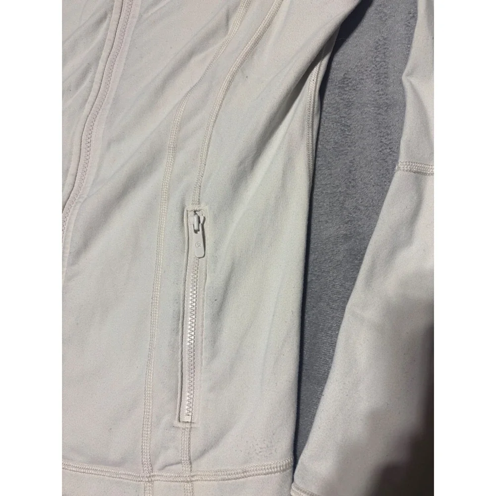 Lululemon Women Size 8 White Full Zip Define Jacket Wear Piling W4AWKS